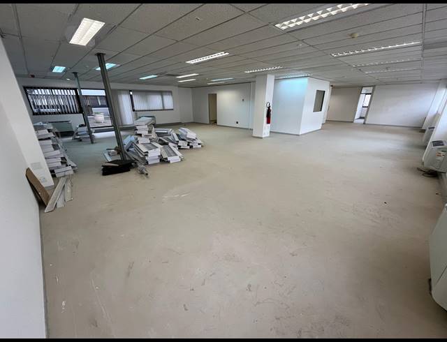 324M² OFFICE TO LET IN PINELANDS